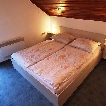 Apartments And Rooms Milena Кранска гора Стая снимка